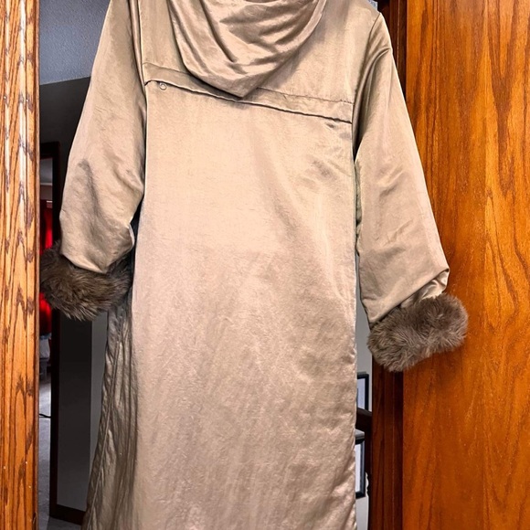 Linda Lundstrom vintage LaParka long coat gold 100% wool sz 10 with nylon shell. - Picture 3 of 10